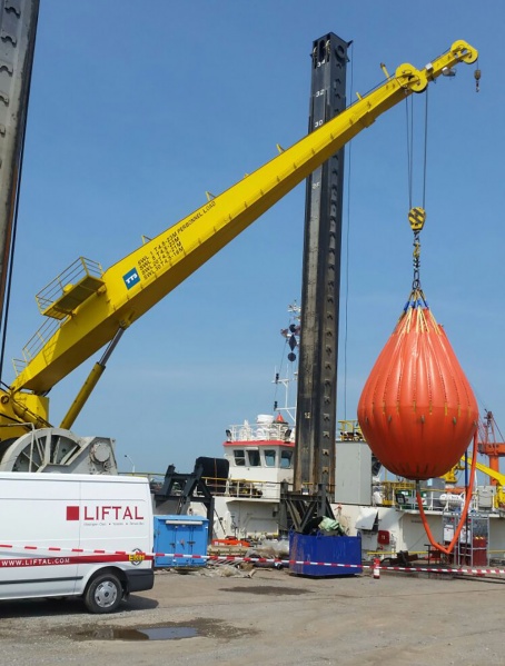 Load test ship crane